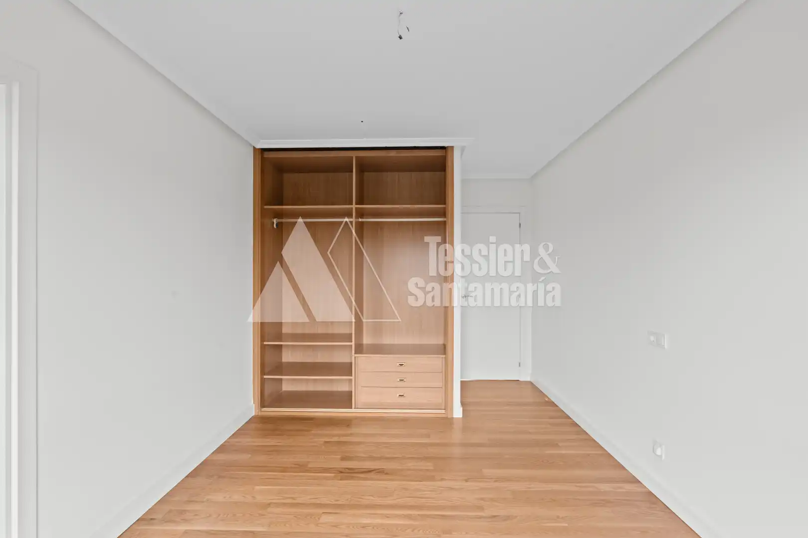 Bedroom of Flat for sale in Gijón   with Heating, Parquet flooring and Storage room