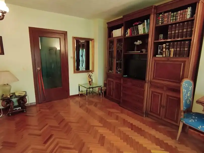 Sala de estar de Piso en venta en  Madrid Capital con Aire acondicionado y Balcón