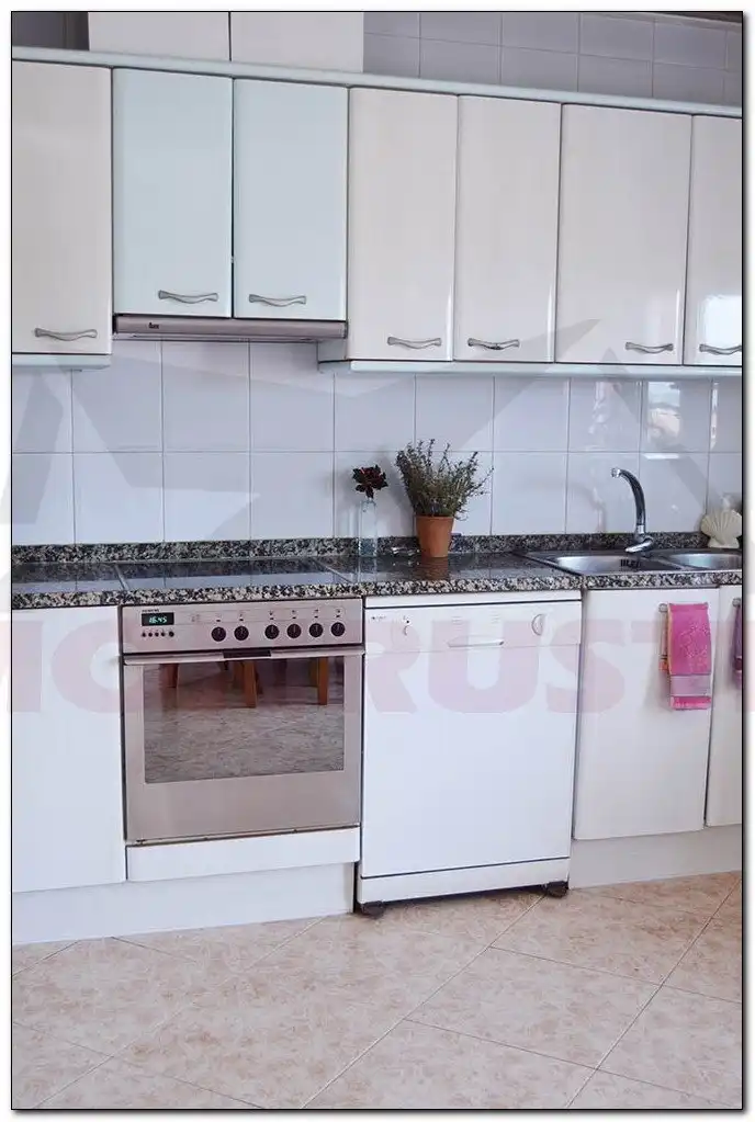 Cuina de Casa o xalet en venda en L'Espluga de Francolí amb Aire condicionat, Terrassa i Traster