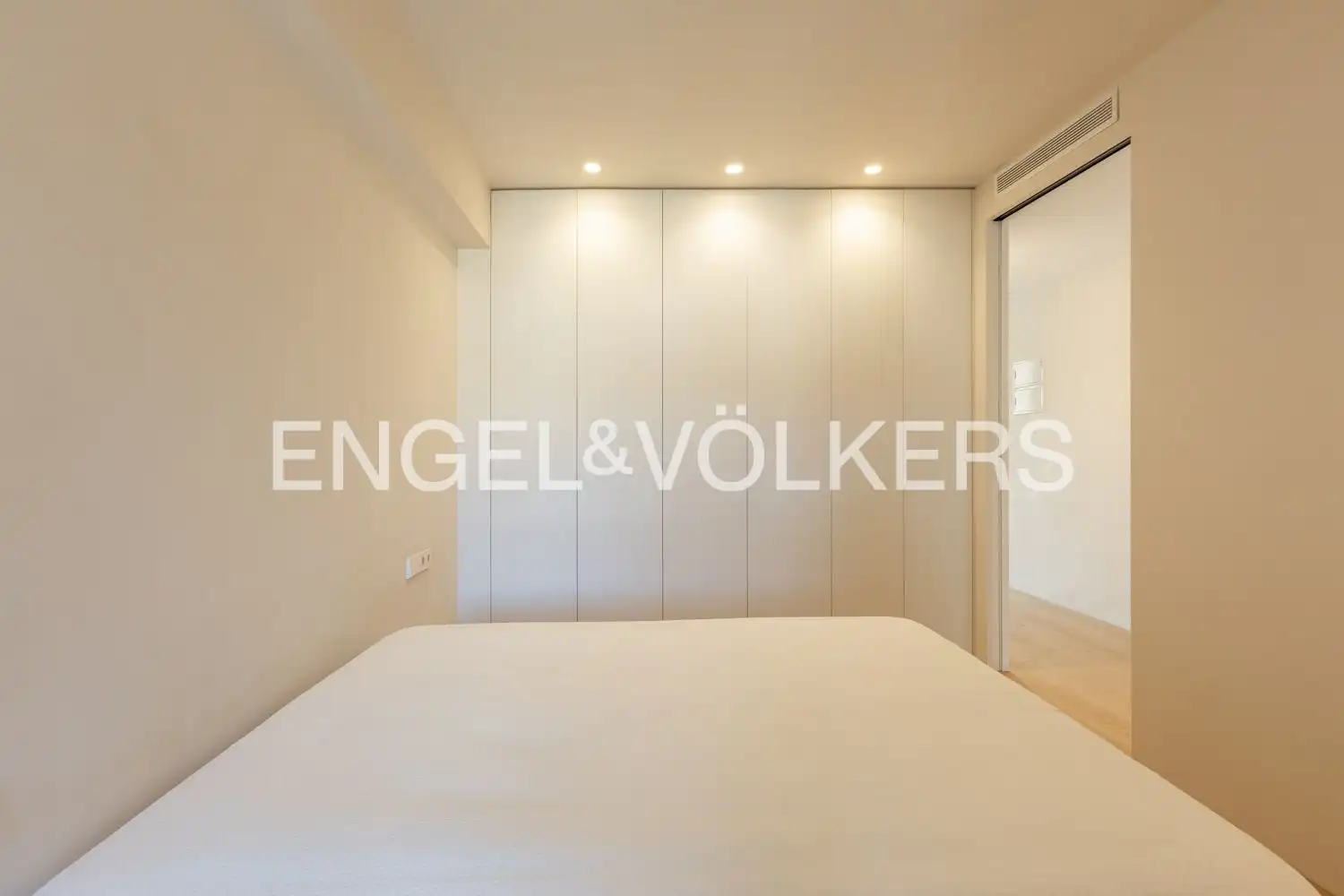 Bedroom of Flat for rent in Dénia  with Air Conditioner, Heating and Parquet flooring