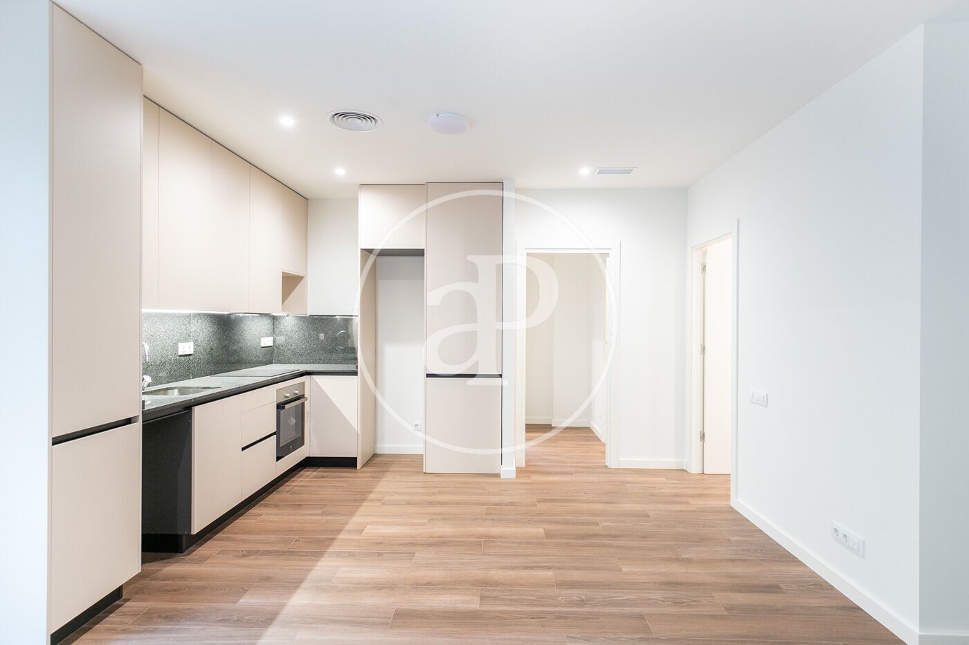 Flat to rent in Carrer de Sant Feliu de Guíxols, Sants-Badal