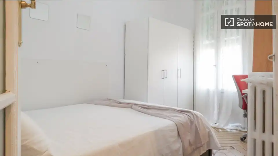 Habitación de Piso de alquiler en Madrid con Aire acondicionado, Calefacción y Amueblado