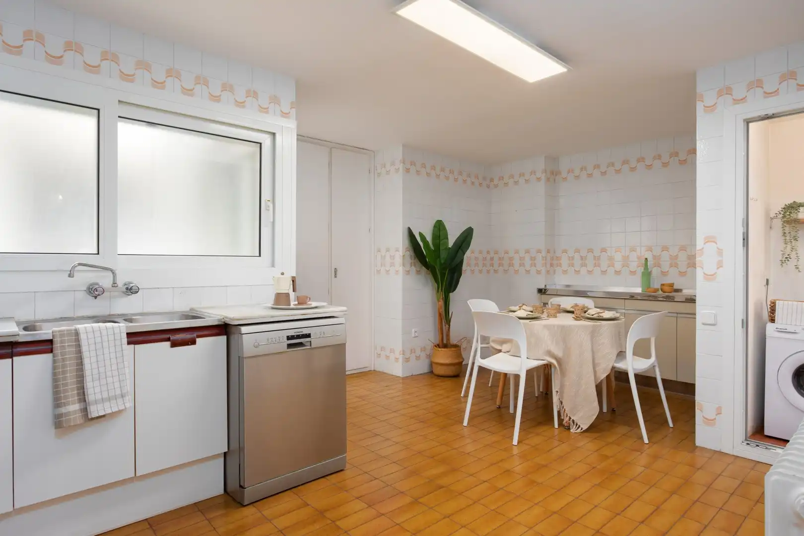 Küche von Dachboden zum Verkauf in Girona mit Klimaanlage, Heizung und Terrasse