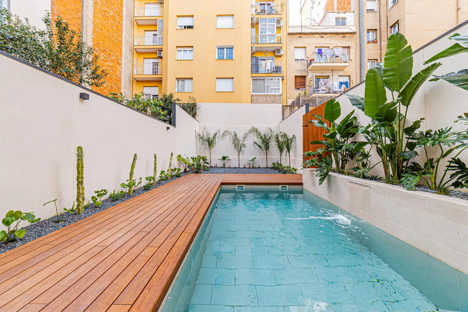 Swimming pool of Duplexes for sale in Barcelona  with Air Conditioner, Heating and Private garden