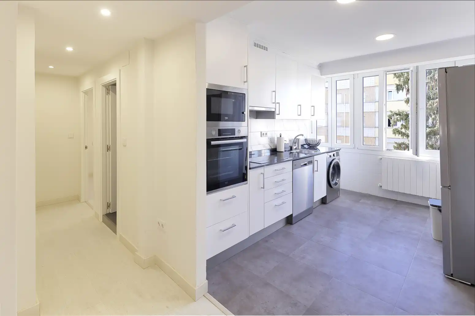 Kitchen of Flat for sale in Sur