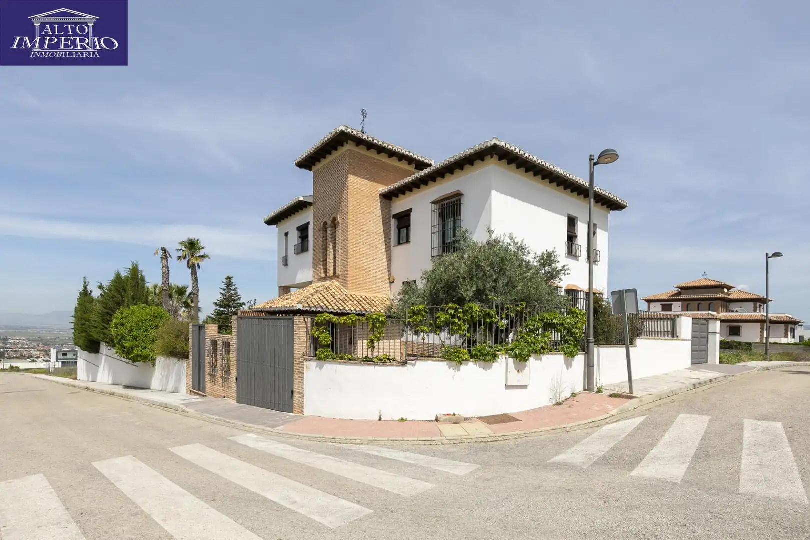 Villa mit Terrasse zum Verkauf in Calle Cúllar Vega, imagen 2