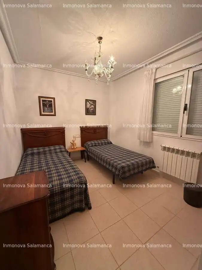 Dormitori de Casa o xalet en venda en Membribe de la Sierra amb Calefacció, Jardí privat i Moblat