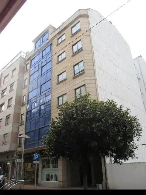 Piso con ascensor en venta en Zona de Plaza de Barcelos