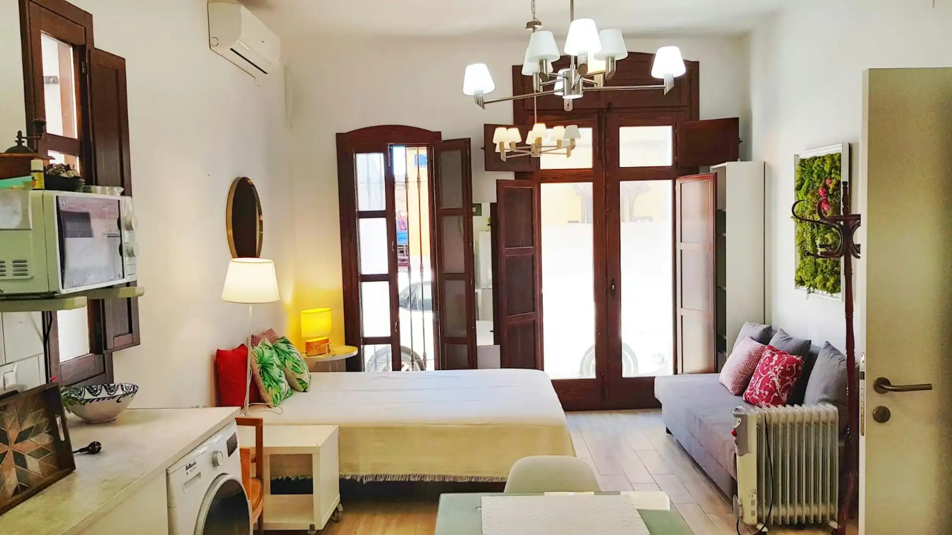 Habitación de Piso de alquiler en  Valencia Capital con Aire acondicionado, Calefacción y Amueblado