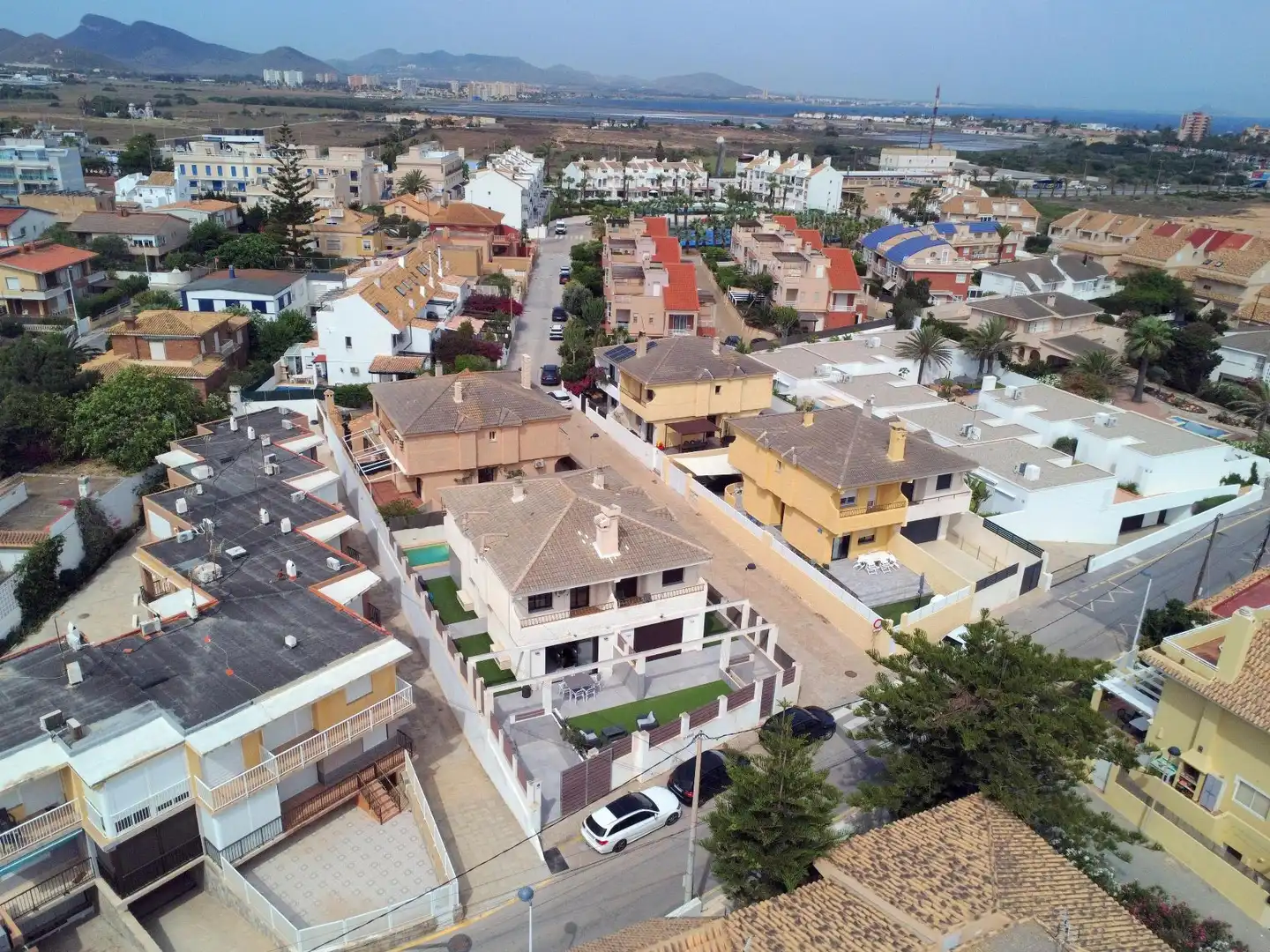 Vista exterior de Casa o xalet de lloguer en Cartagena amb Terrassa