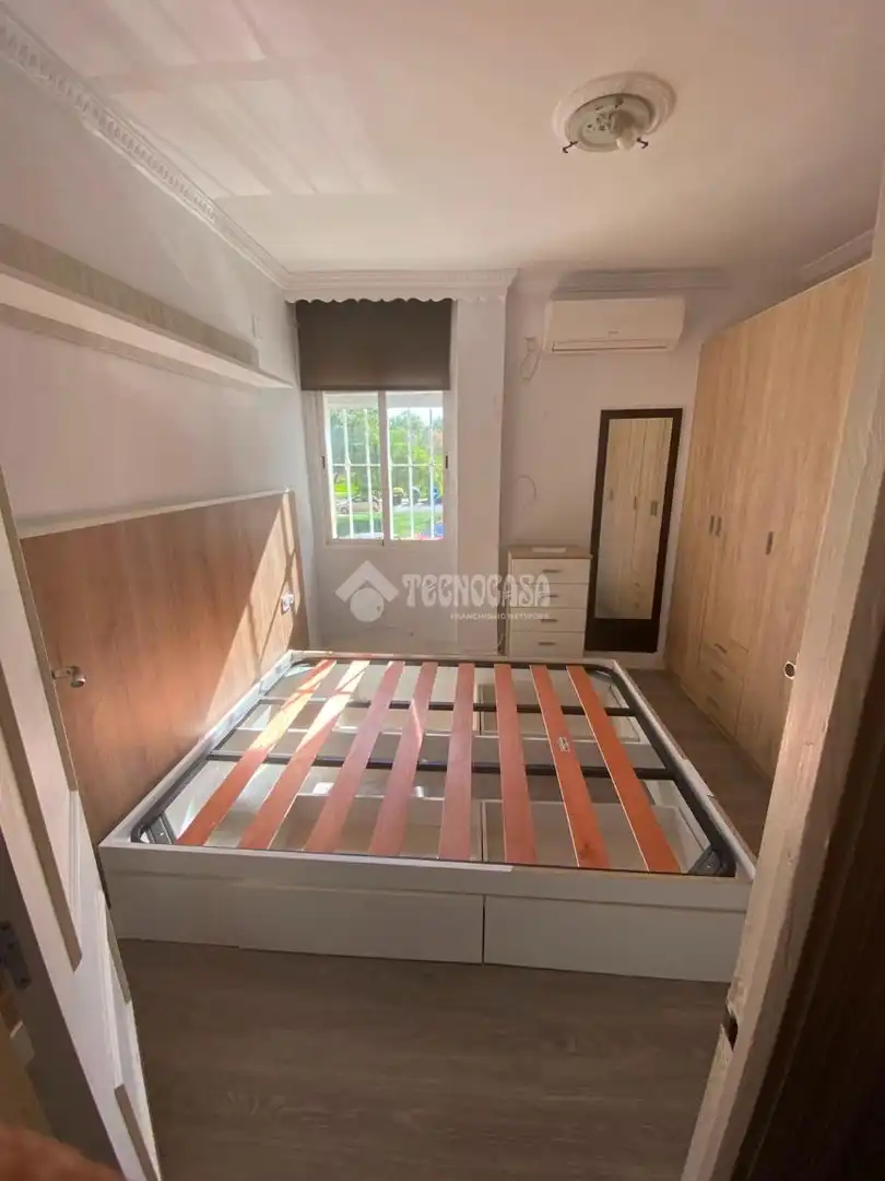 Habitación de Piso en venta en Sevilla con Aire acondicionado y Calefacción