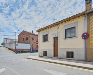 Vista exterior de Casa adosada en venda en Villafranca amb Terrassa