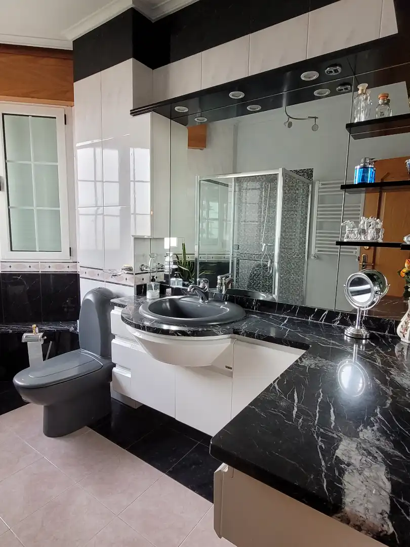 Badezimmer von Haus oder Chalet zur Miete in Castro-Urdiales mit Heizung, Privatgarten und Terrasse