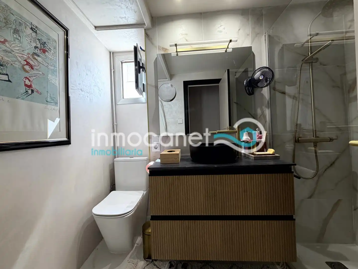 Bathroom of Apartments for sale in Oliva  with Air Conditioner and Balcony