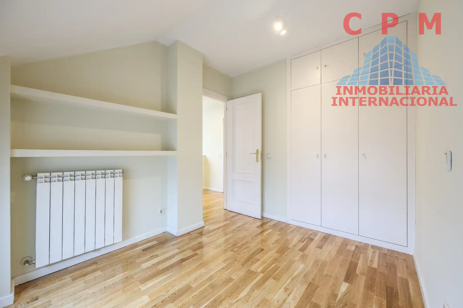 Bedroom of Duplexes for rent in Madrid  with Air Conditioner, Heating and Parquet flooring