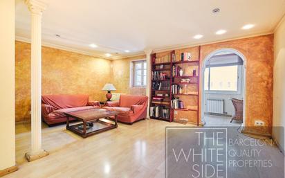 Living room of Flat for sale in  Barcelona Capital  with Air Conditioner, Heating and Terrace