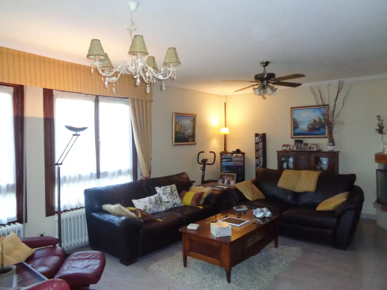 Sala de estar de Casa adosada en venta en Haro con Calefacción, Jardín privado y Terraza