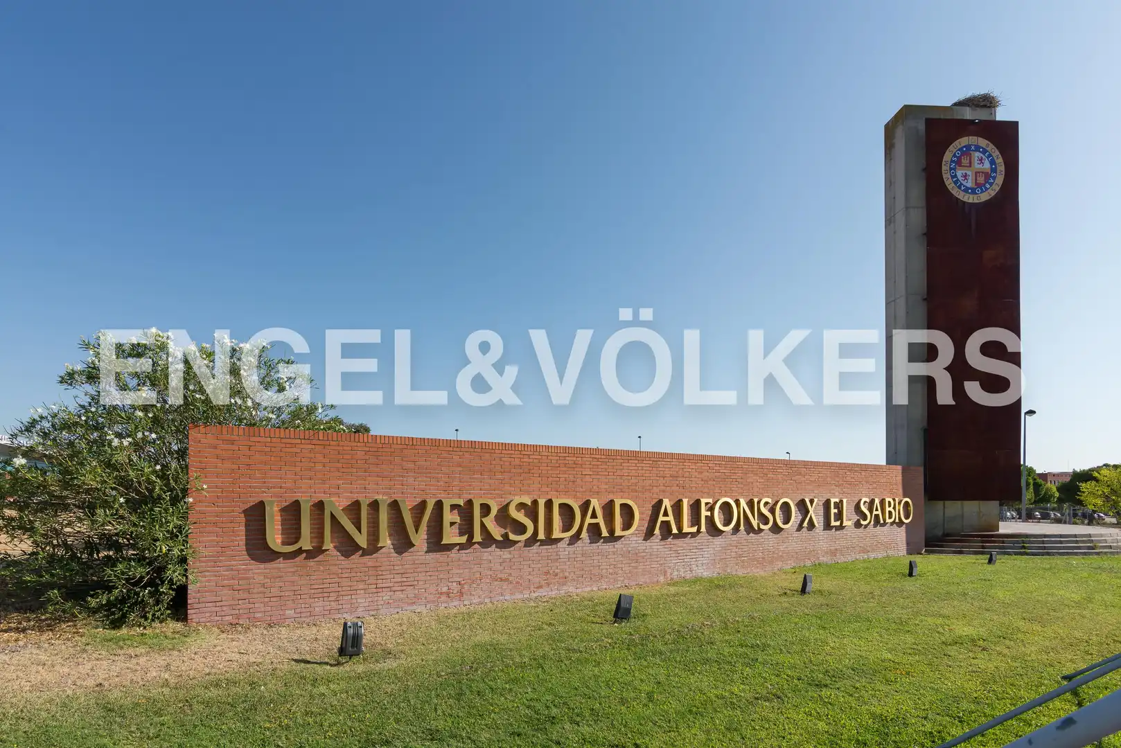Exterior view of Study for rent in Villanueva de la Cañada  with Air Conditioner, Heating and Terrace