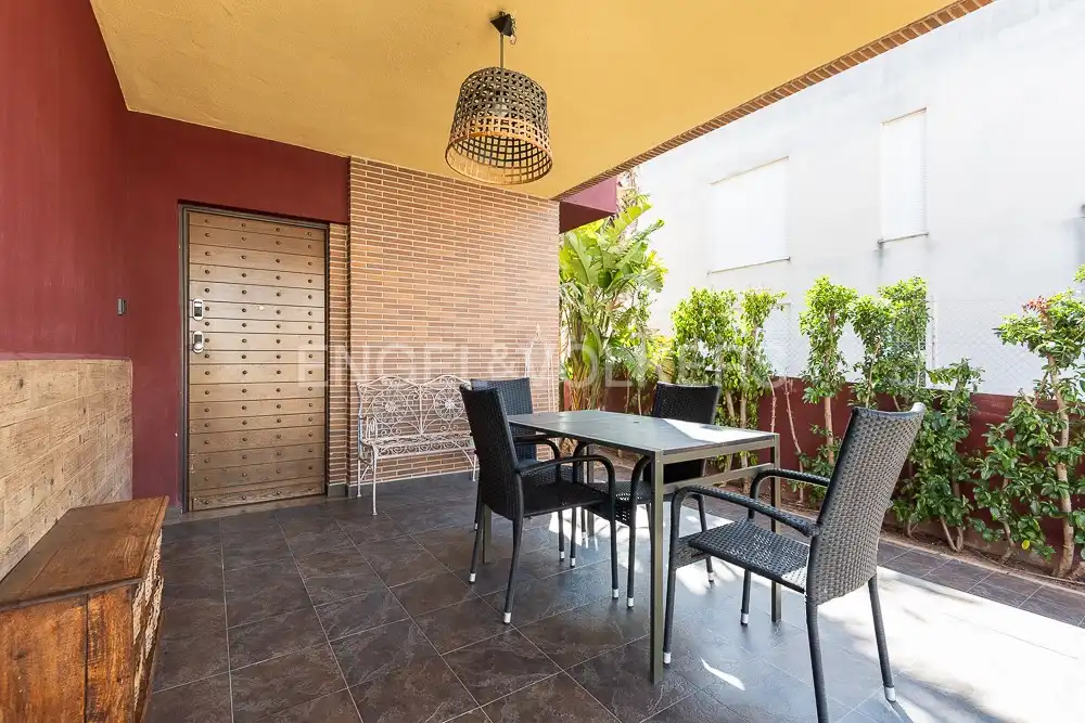 Terrace of Houses for rent in Paterna  with Air Conditioner, Heating and Private garden