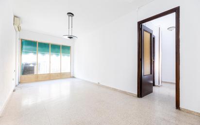 Flat for sale in  Granada Capital  with Balcony