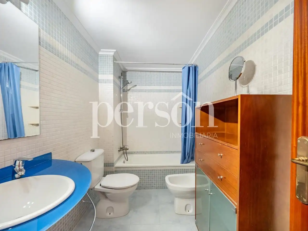 Baño de Piso de alquiler en Valencia con Aire acondicionado, Parquet y Amueblado