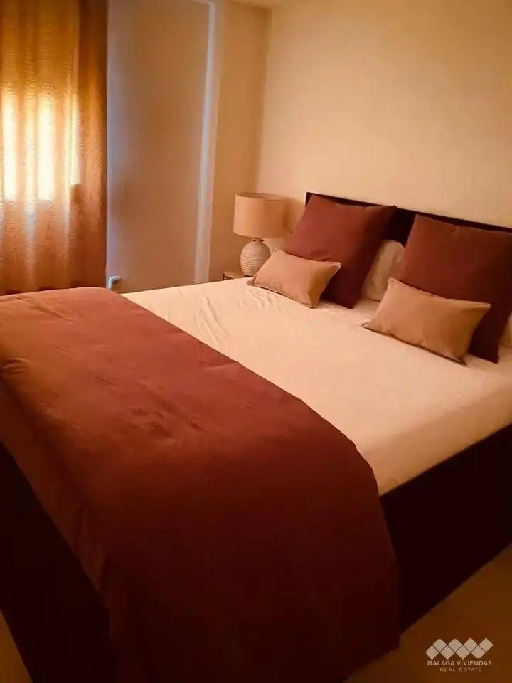 Bedroom of Flat for sale in Marbella  with Air Conditioner, Terrace and Community pool