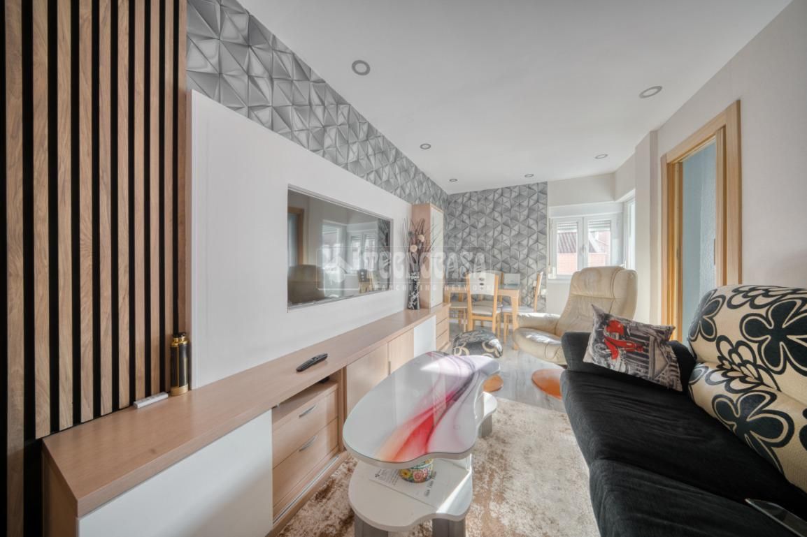 Living room of Flat for sale in Valladolid Capital  with Terrace