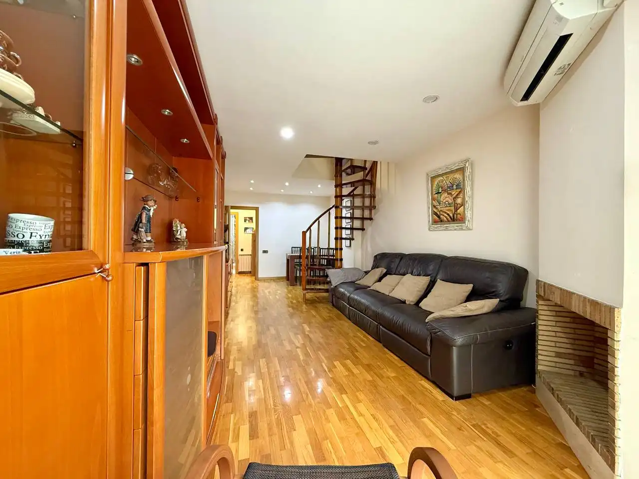 Sala de estar de Dúplex en venta en Barcelona con Aire acondicionado, Calefacción y Parquet