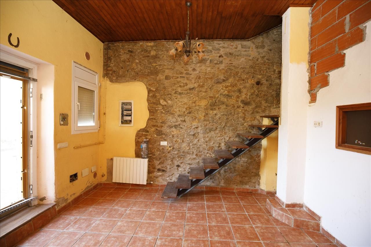 Casa adosada en venta en La Bisbal d'Empordà con Terraza