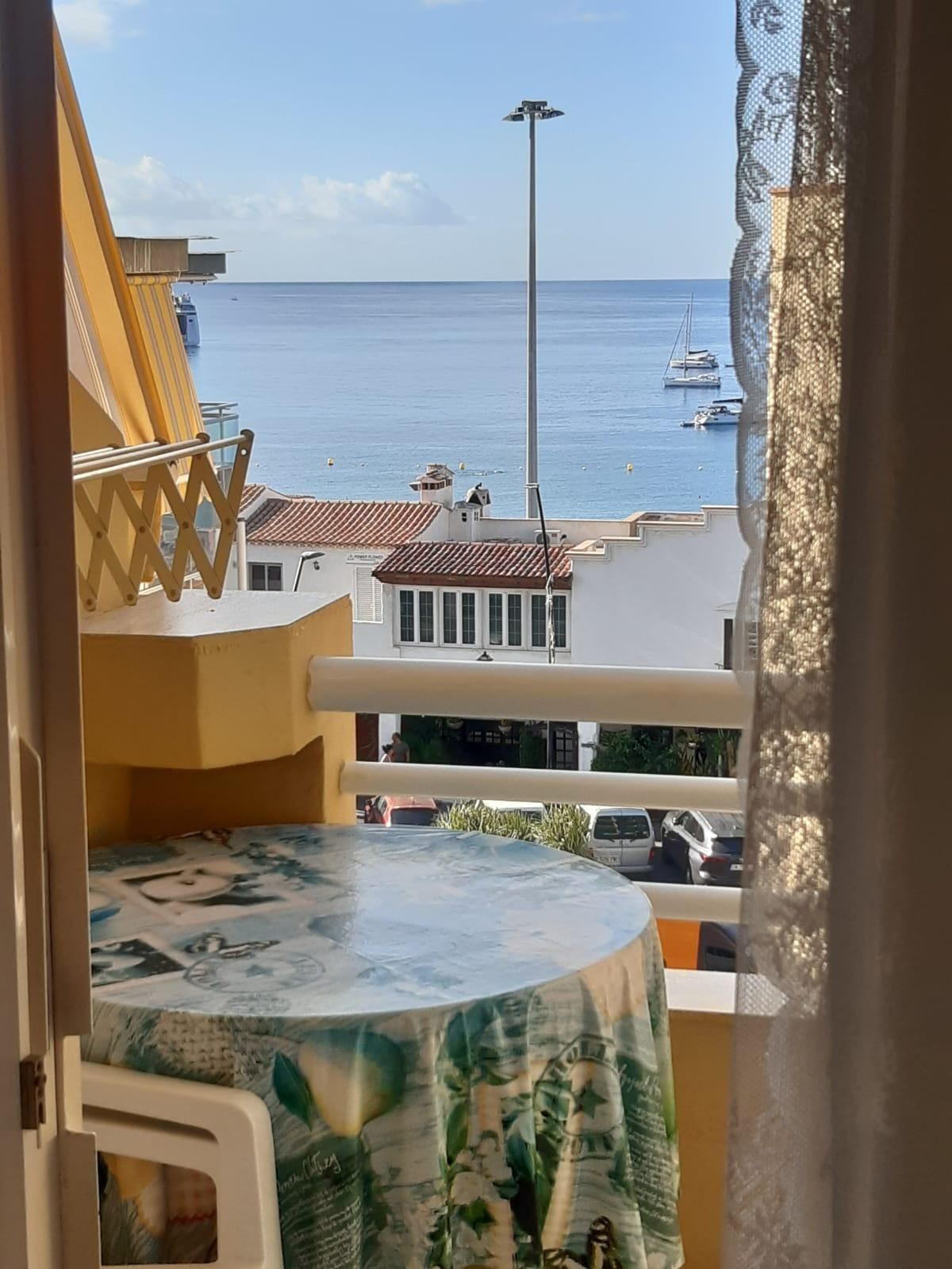 Vista exterior de Piso en venta en Arona con Amueblado y Balcón