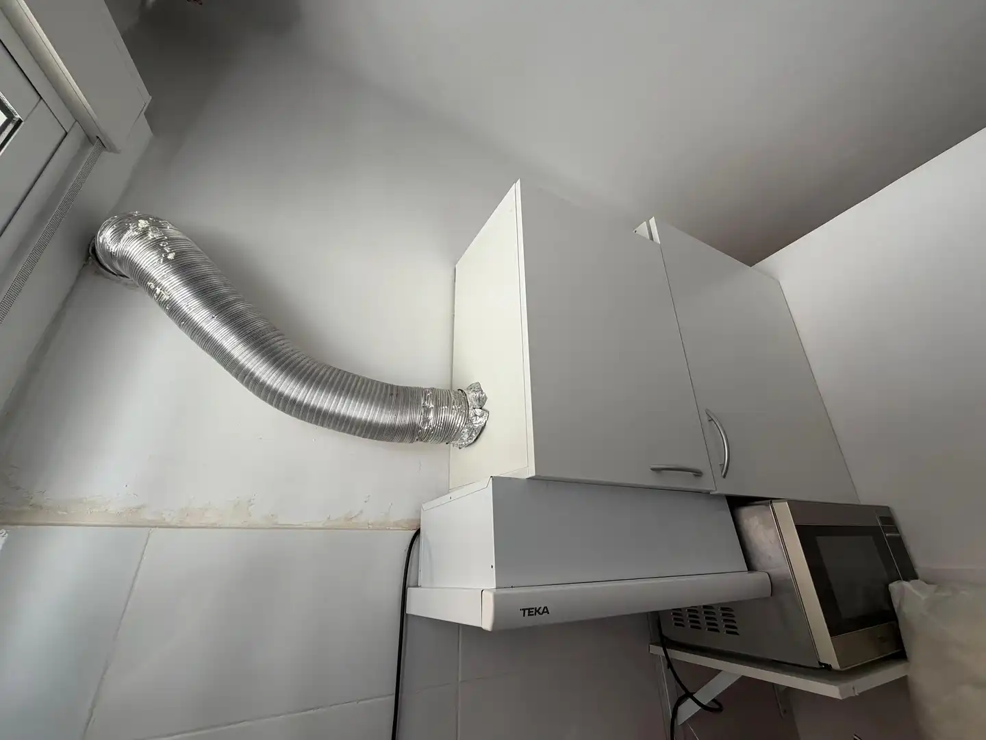 Cocina de Local en venta en L'Hospitalet de Llobregat