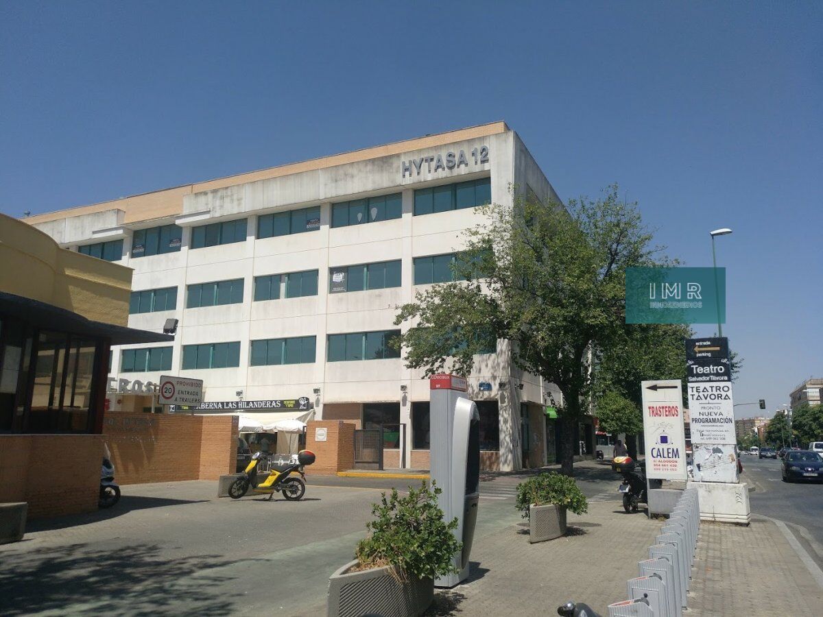 Garage for sale in Avenida HYTASA, 12, El Plantinar – Avda. La Paz - El Juncal