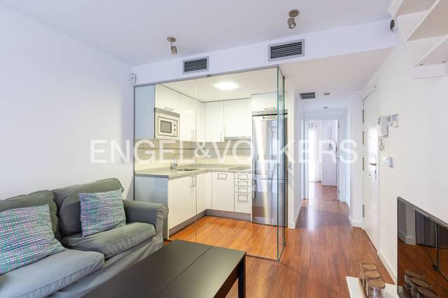 Piso en Venta en Calle de Ulises en Canillas