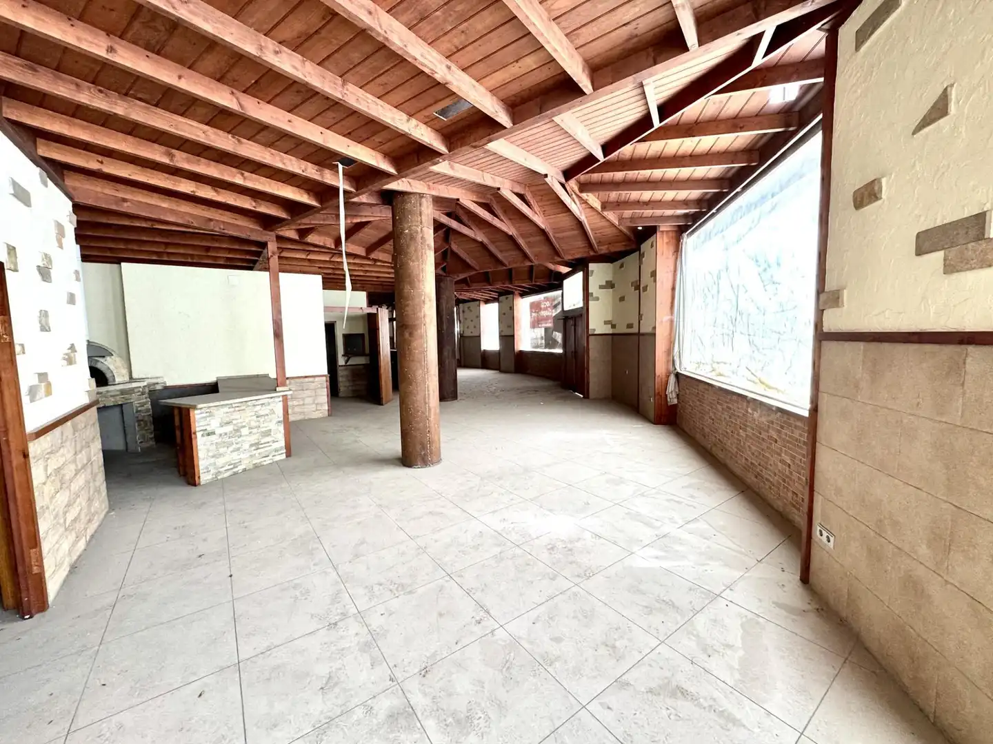 Local comercial de lloguer a Avenida DUQUE DE TAMAMES, imagen 7