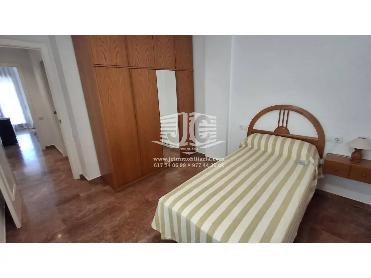 Habitación de Piso de alquiler en Tortosa con Aire acondicionado, Terraza y Amueblado