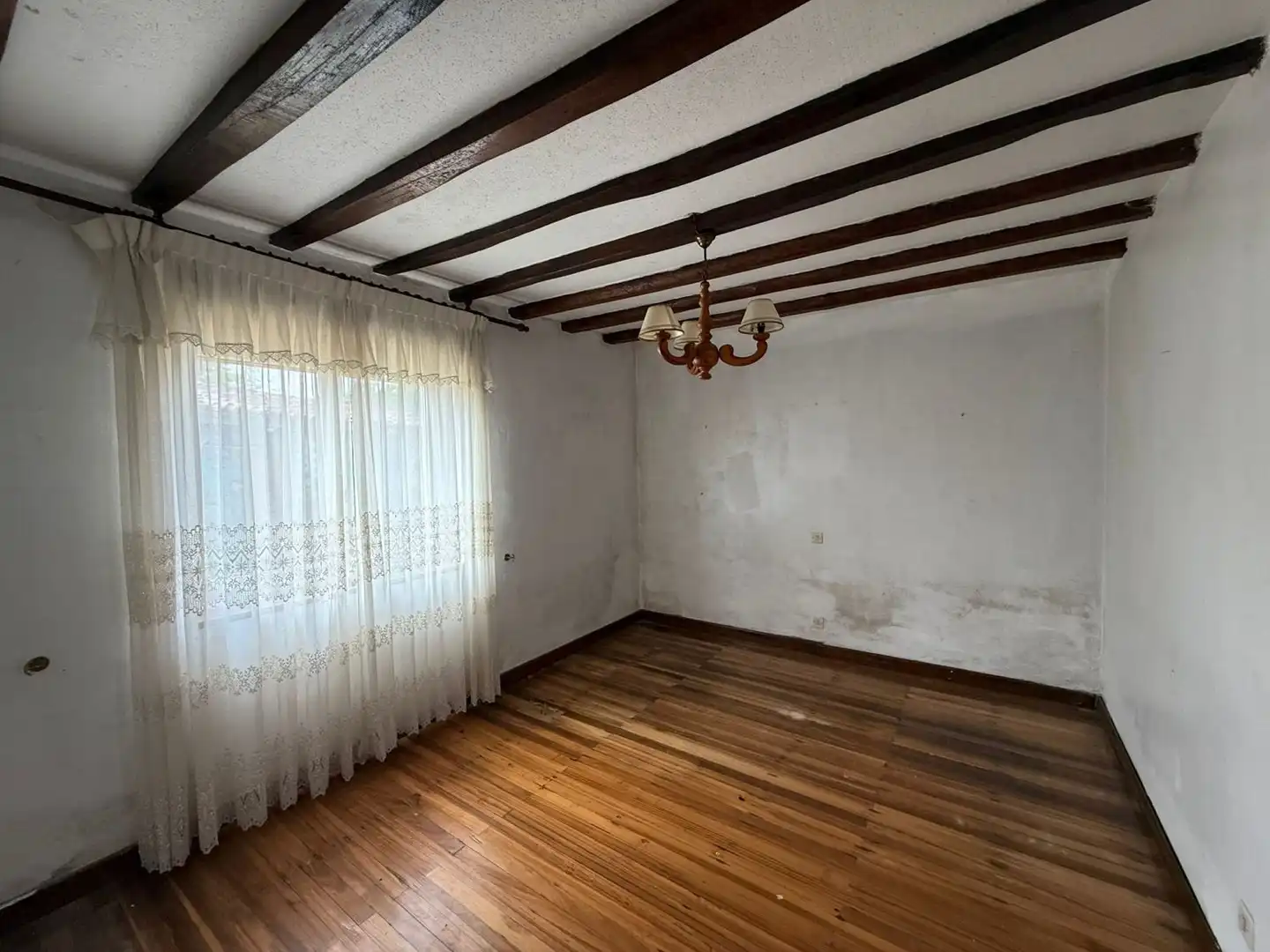 Sala d'estar de Casa o xalet en venda en Noja amb Jardí privat, Terrassa i Balcó