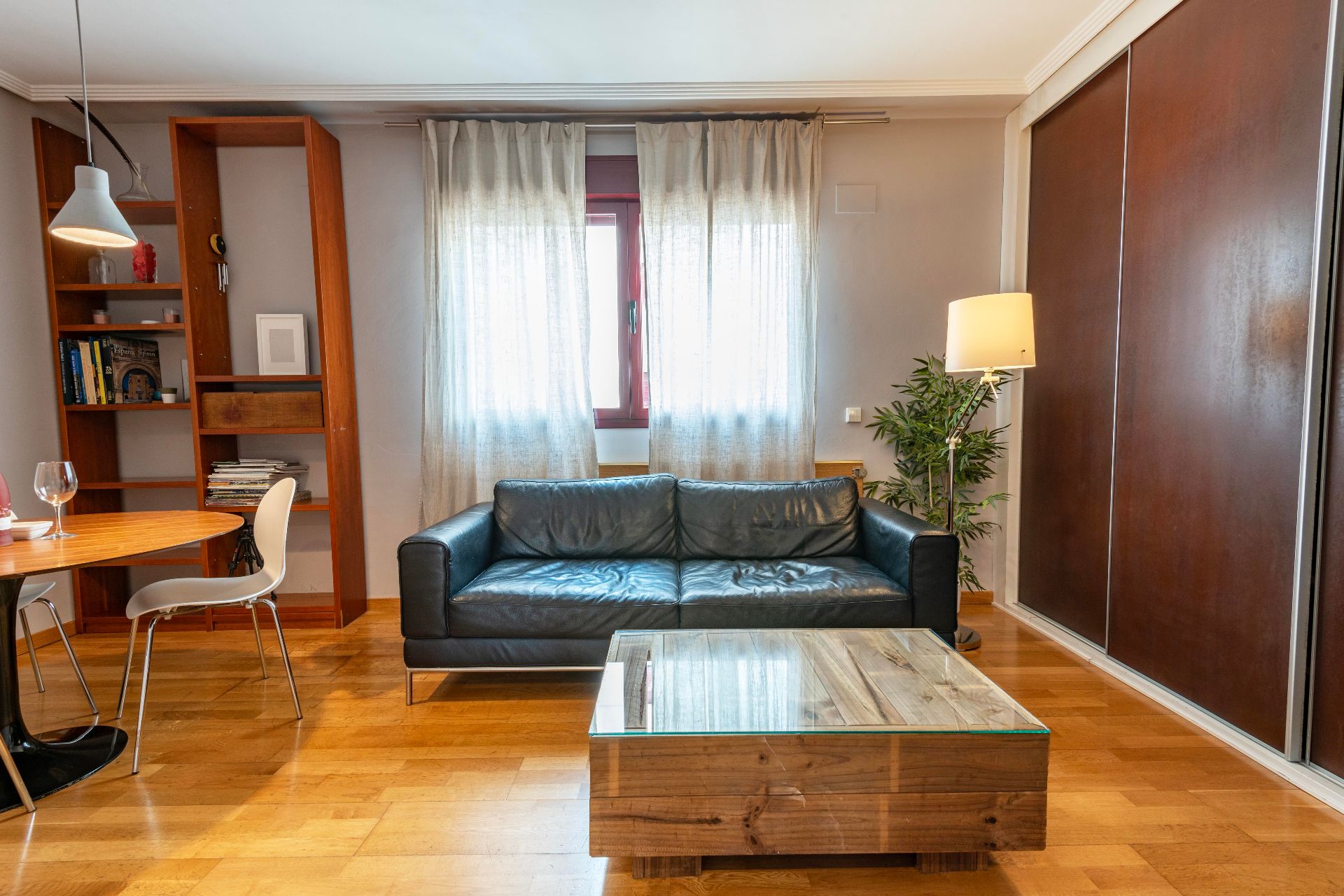 Sala d'estar de Pis de lloguer en  Madrid Capital amb Aire condicionat, Calefacció i Parquet