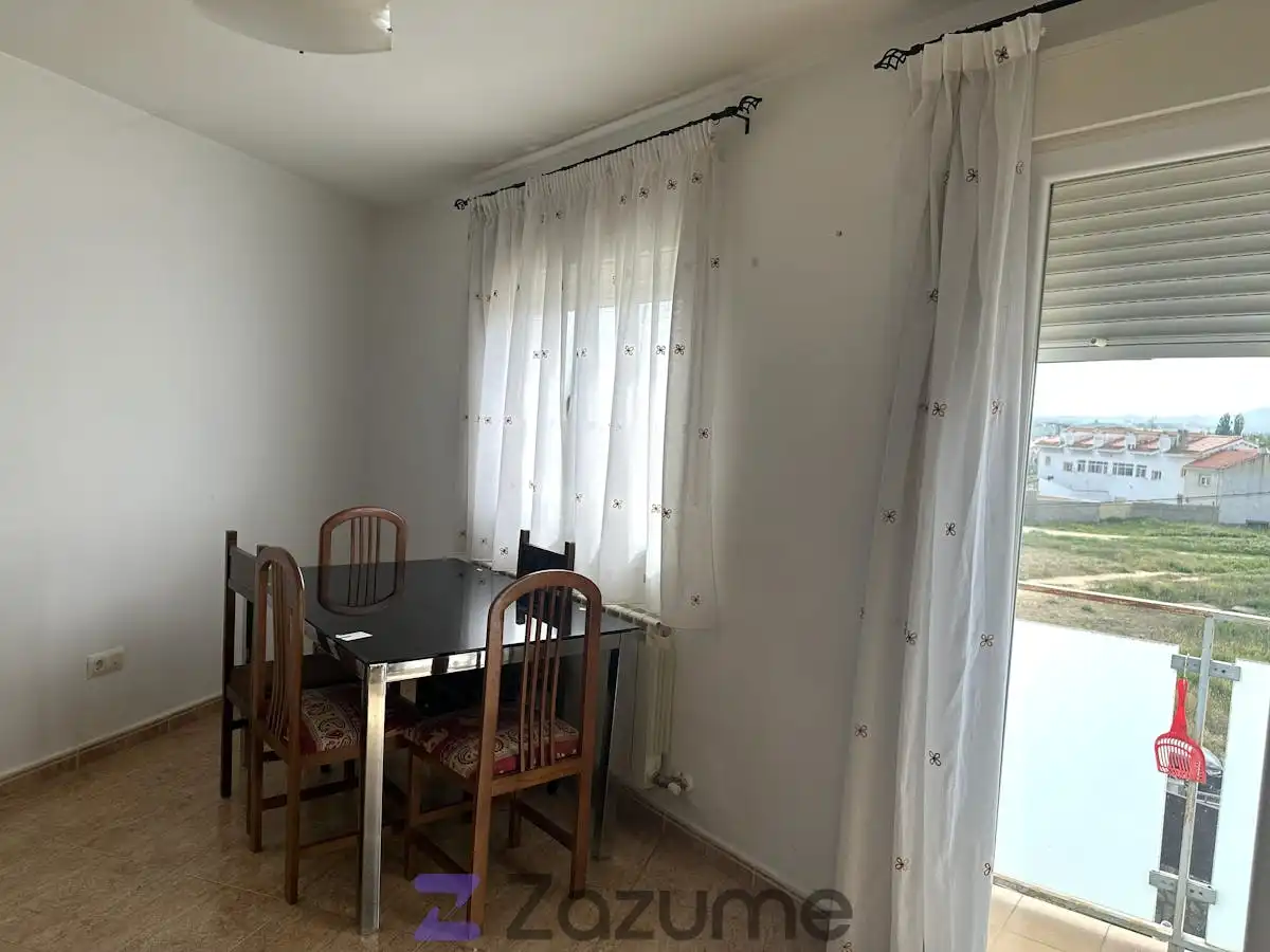 Comedor de Piso de alquiler en Arcas del Villar con Calefacción, Trastero y Amueblado