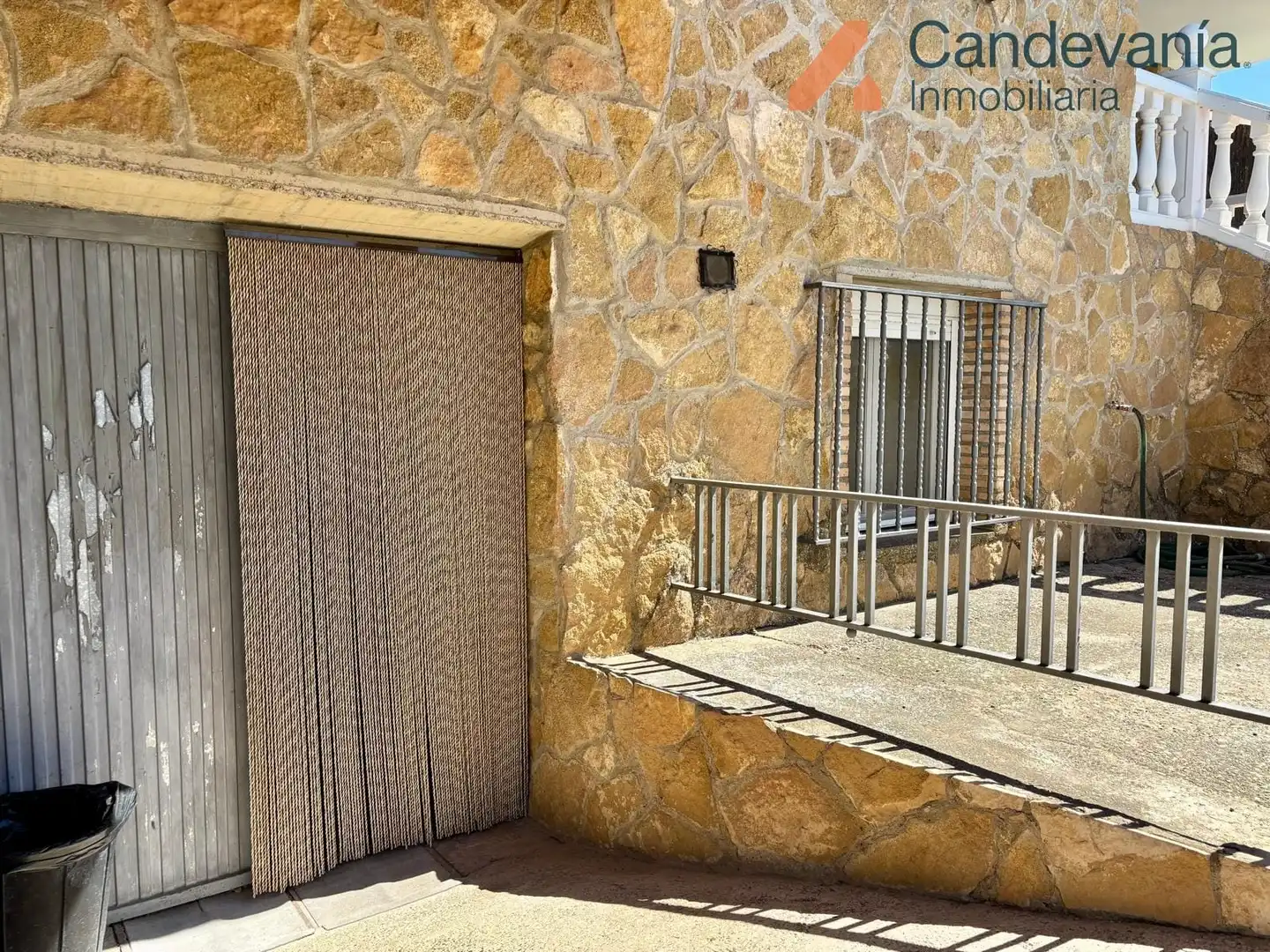 Vista exterior de Casa o chalet en venta en San Mateo de Gállego con Aire acondicionado, Calefacción y Jardín privado