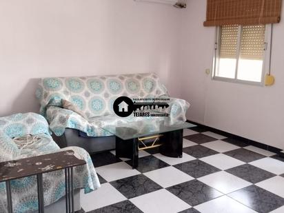 Living room of Flat for sale in  Albacete Capital  with Air Conditioner and Balcony