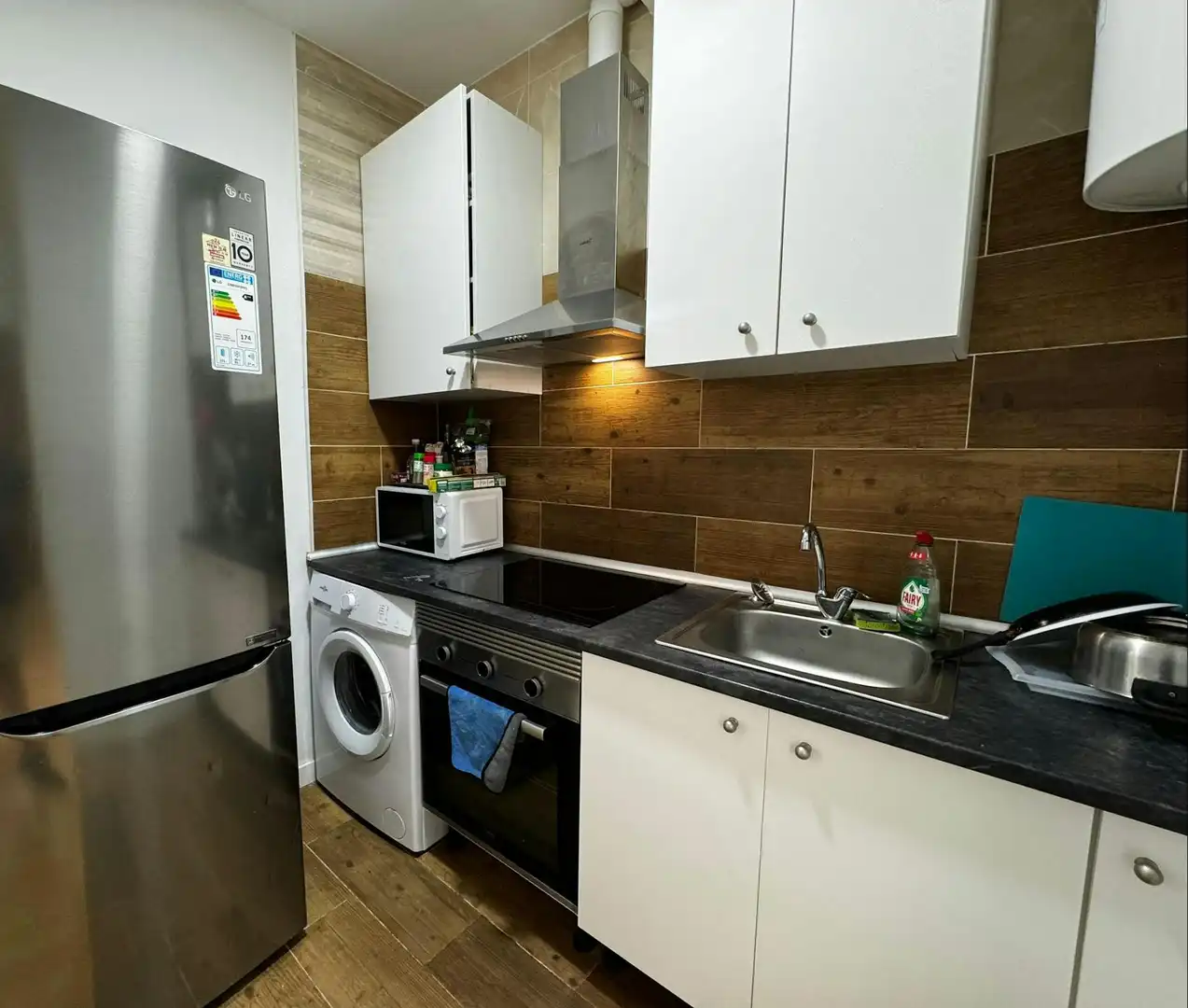 Cocina de Piso para compartir en Madrid con Aire acondicionado, Calefacción y Lavadora