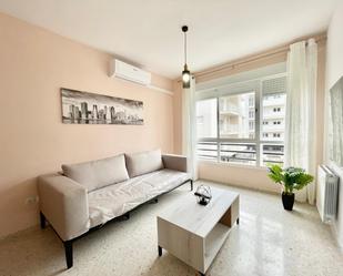 Living room of Flat to share in  Granada Capital  with Heating and Community pool