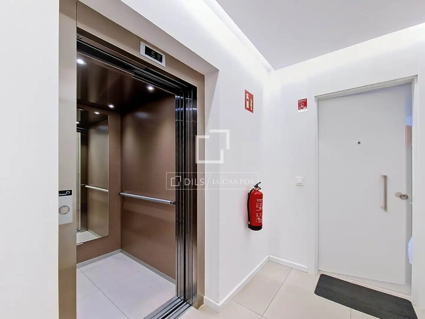Penthouse with lift for sale in Barri del Mar, imagen 5