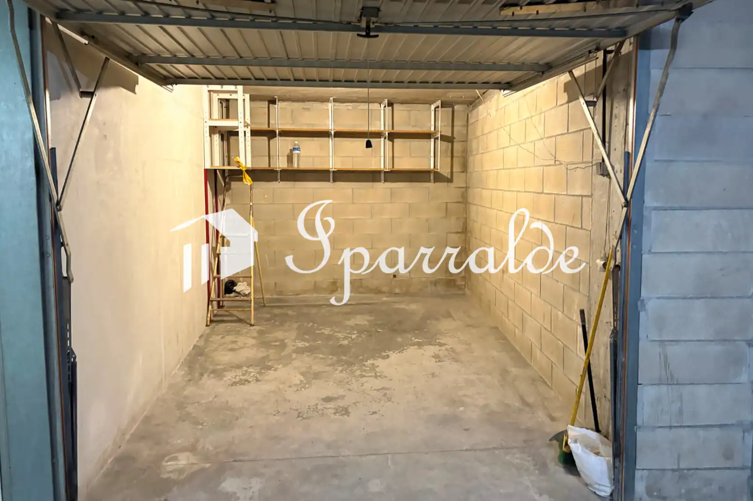 Garage for sale in Irun 