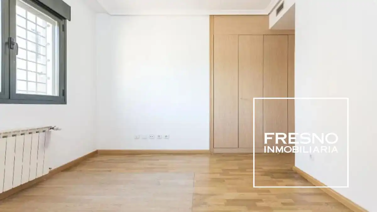 Habitación de Casa adosada en venta en Rivas-Vaciamadrid con Jardín privado