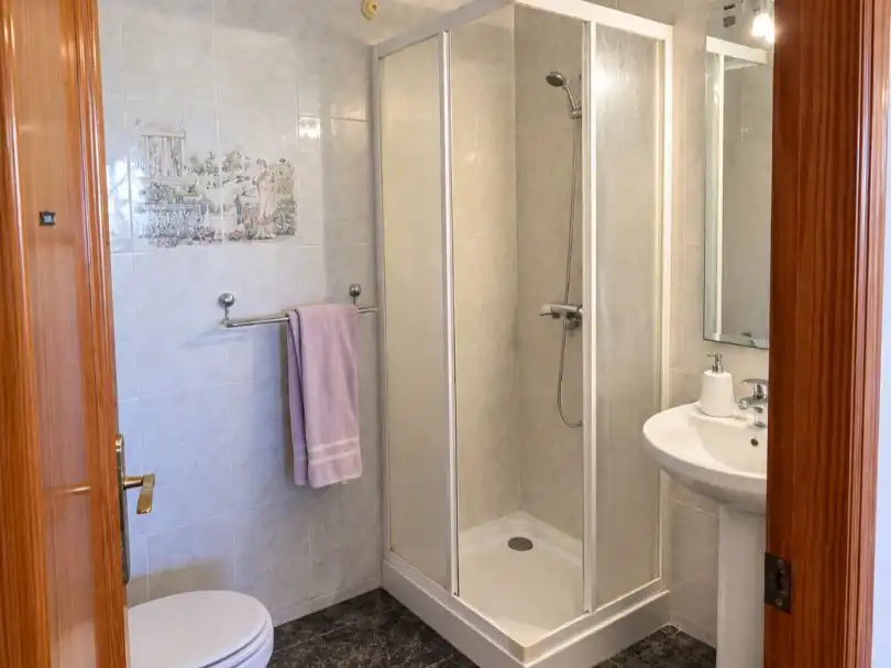 Badezimmer von Haus oder Chalet zum Verkauf in Sant Jaume d'Enveja mit Klimaanlage, Terrasse und Balkon