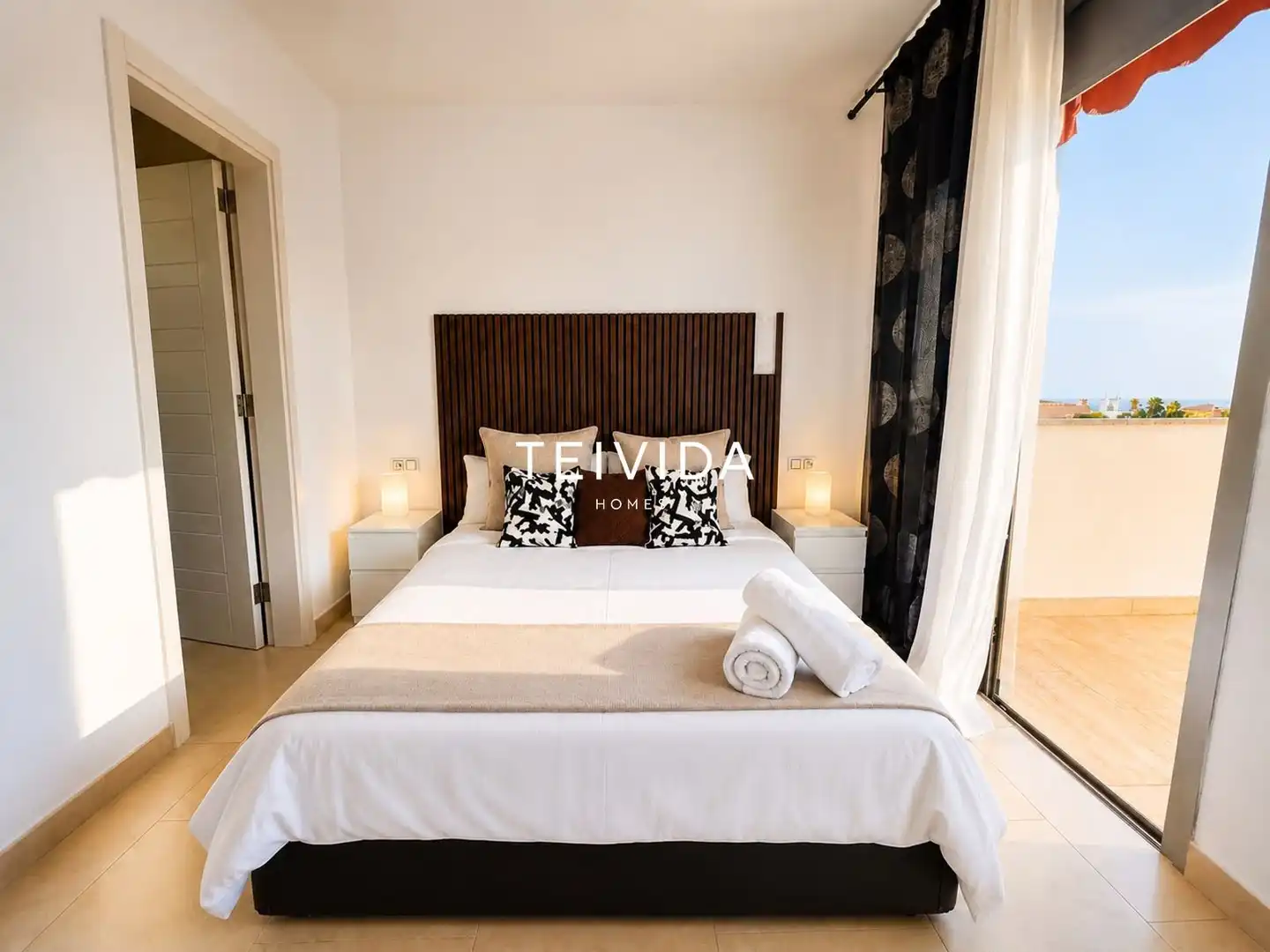 Schlafzimmer von Dachboden zur Miete in Arona mit Terrasse, Schwimmbad und Möbliert