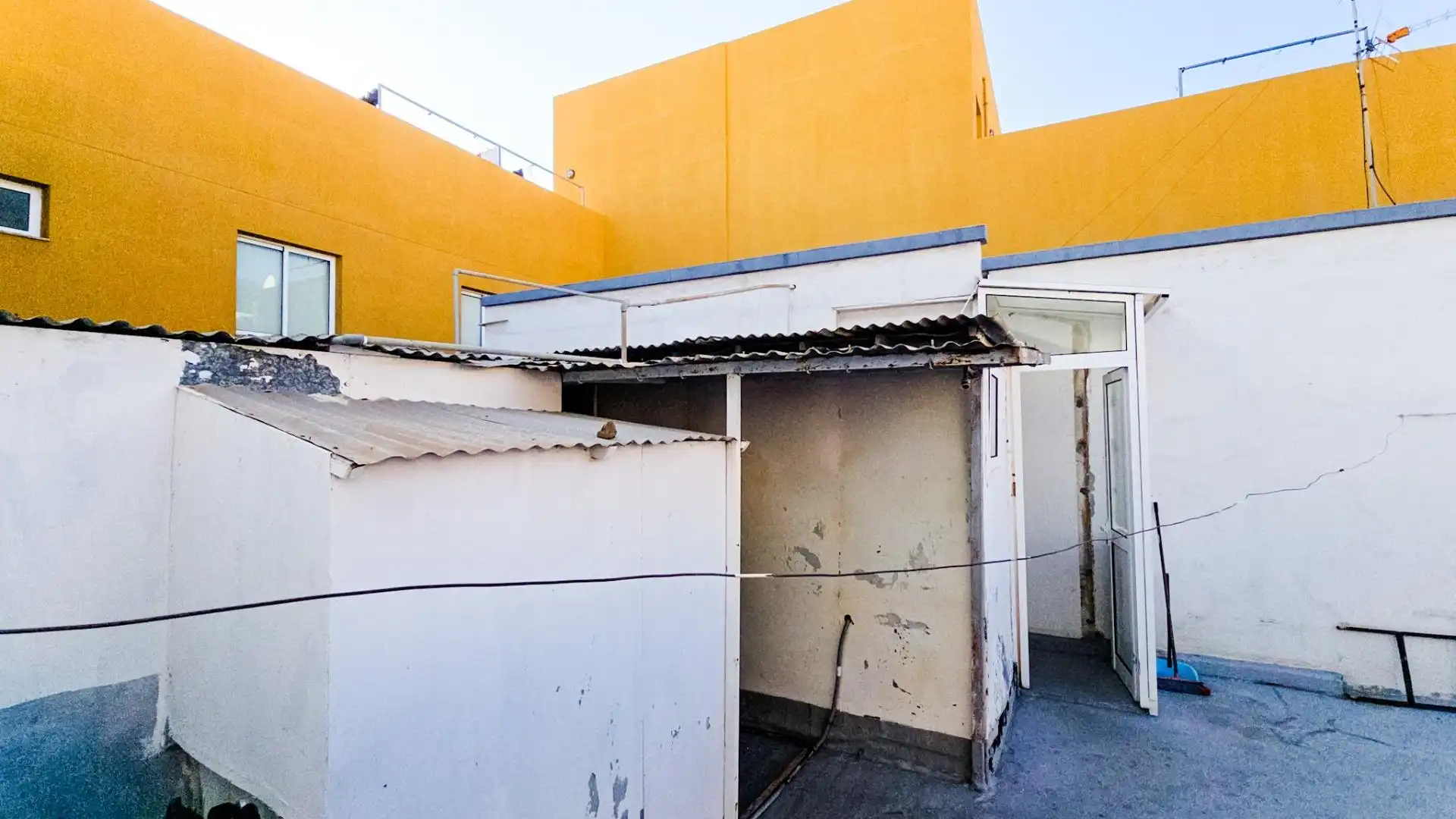 Vista exterior de Edificio en venta en Los Llanos de Aridane