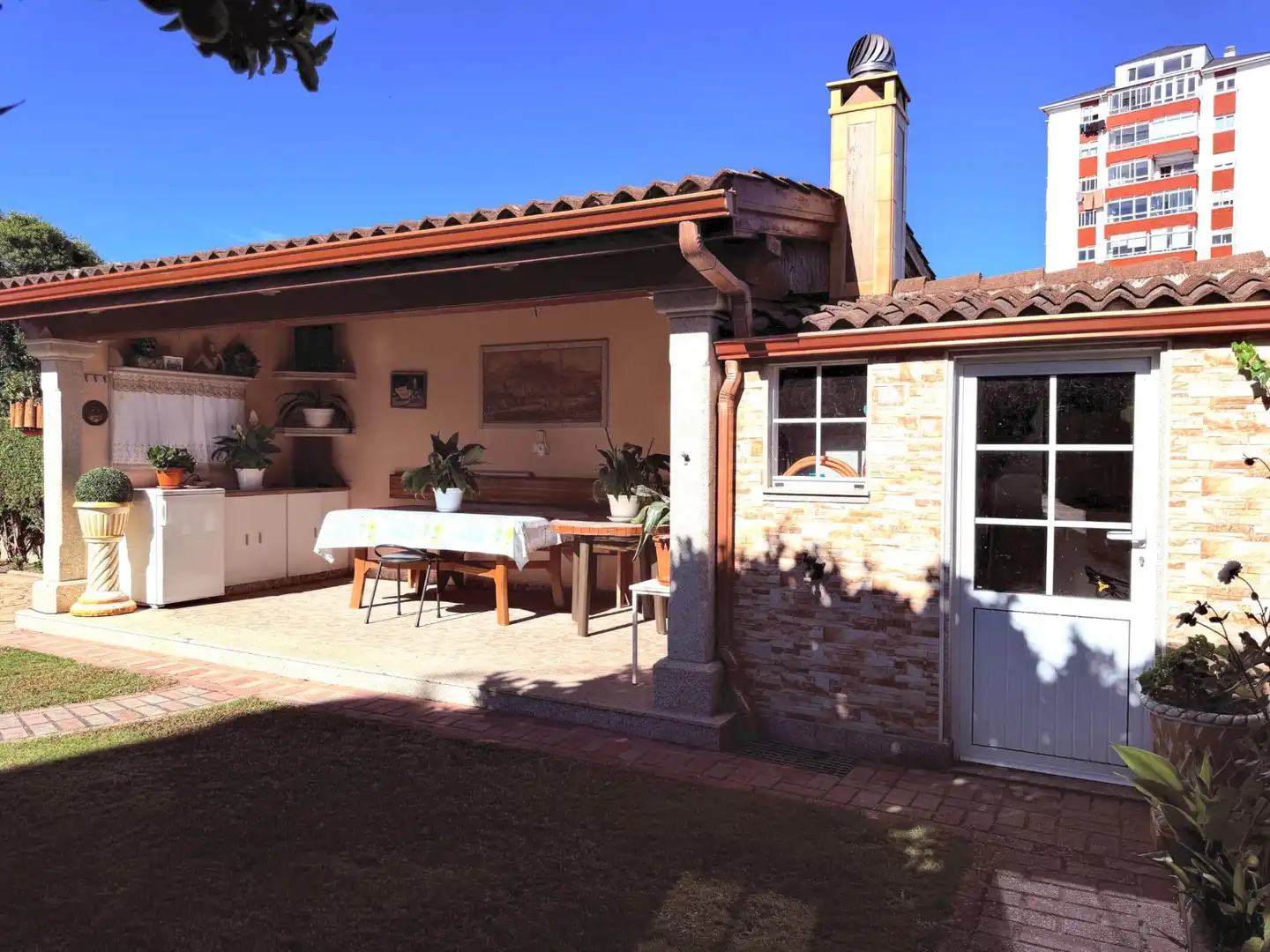 Terrassa de Casa o xalet en venda en Oleiros amb Calefacció, Jardí privat i Terrassa