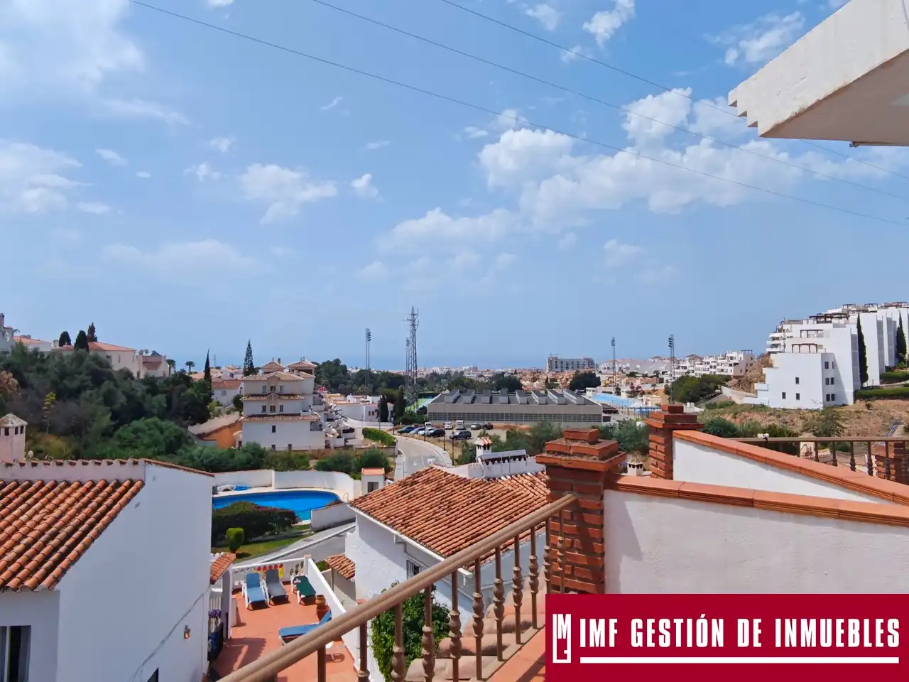 Vista exterior de Casa o chalet en venta en Nerja con Jardín privado, Terraza y Piscina comunitaria